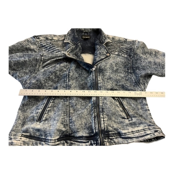 Vintage DKNY Oversized Acid Wash Jean Jacket XL - Picture 11 of 12